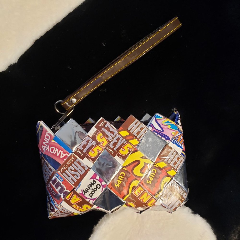 Candy Wrapper Wristlet w/Zipper